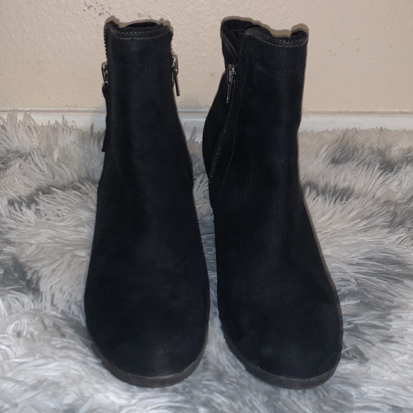 👻 2/$20 Dolce Black Ankle‎ Booties 7W - Picture 4 of 7